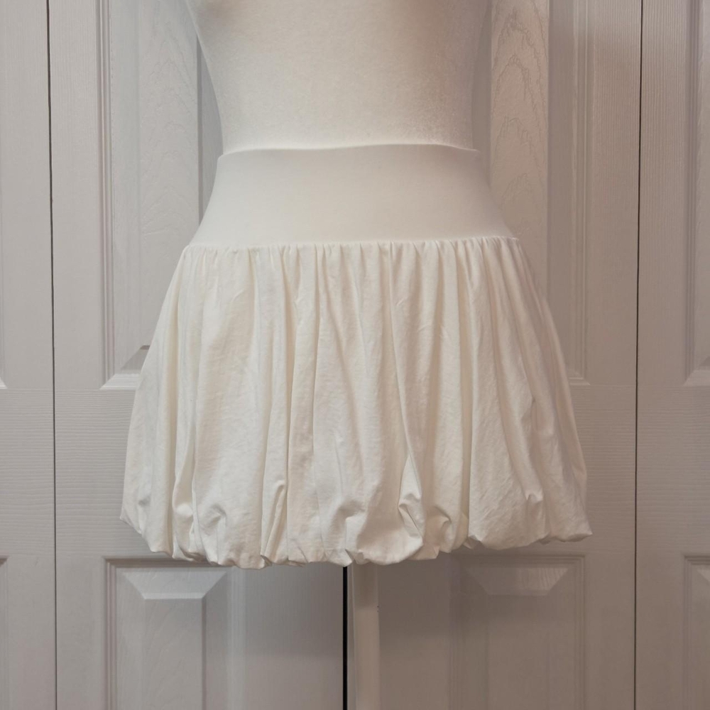 Retro Y2K Casual Athletic White Micro Mini Bubble Skirt / Skort; OGL, Size XS